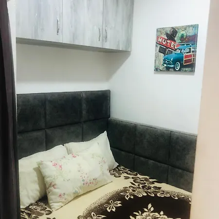 Cozzy Apartament *